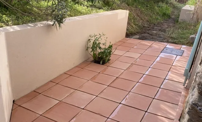 Pose de carreaux en terre cuite, Bormes-les-Mimosas, PL Construction